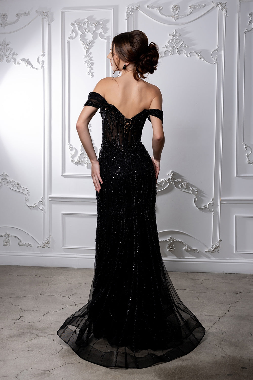 RQ8233 - BLACK