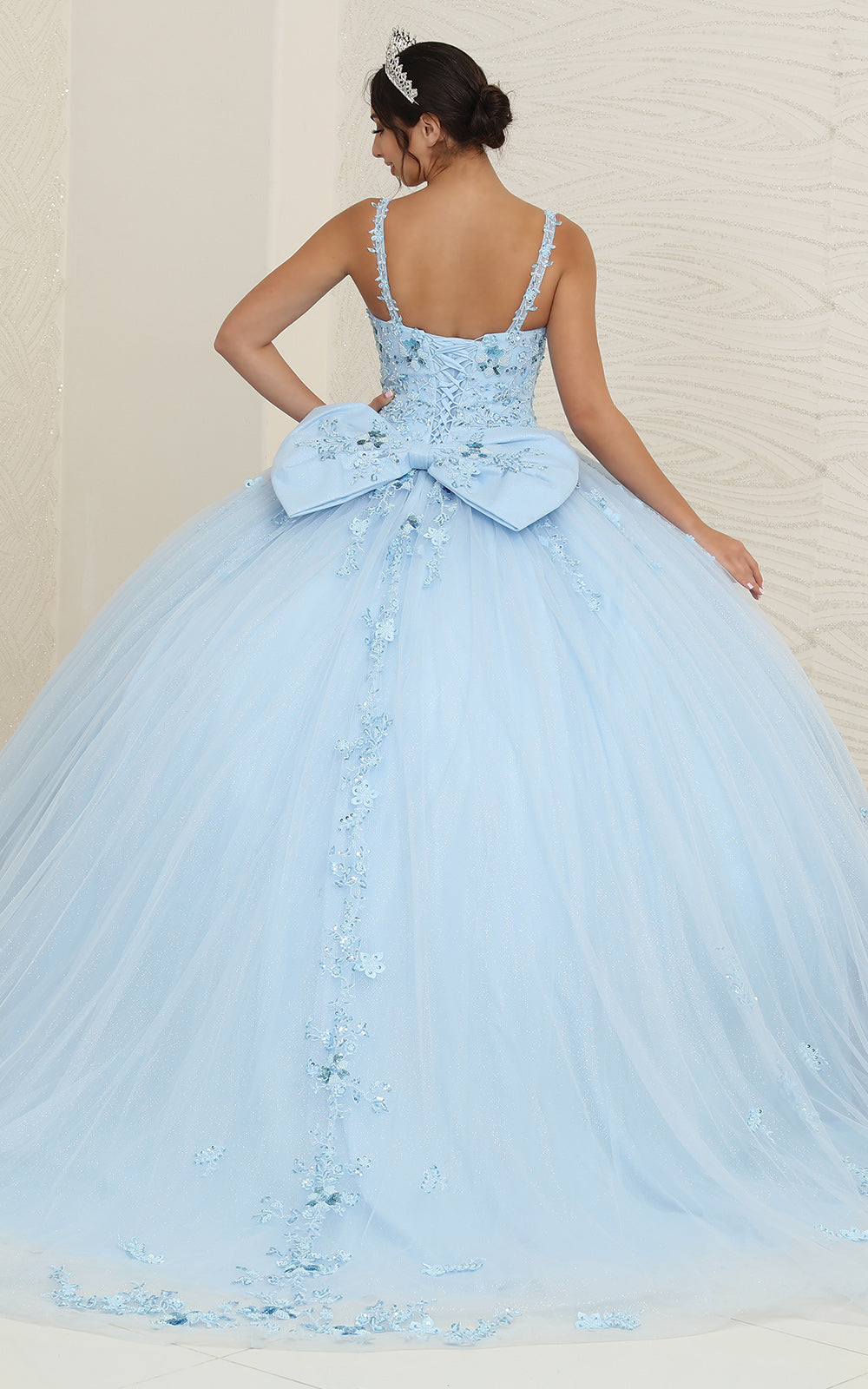 LK174 Vestido de Gala de Quinceañera con Escote en V Floral