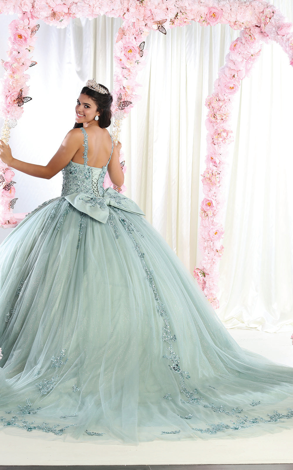 LK174 Vestido de Gala de Quinceañera con Escote en V Floral