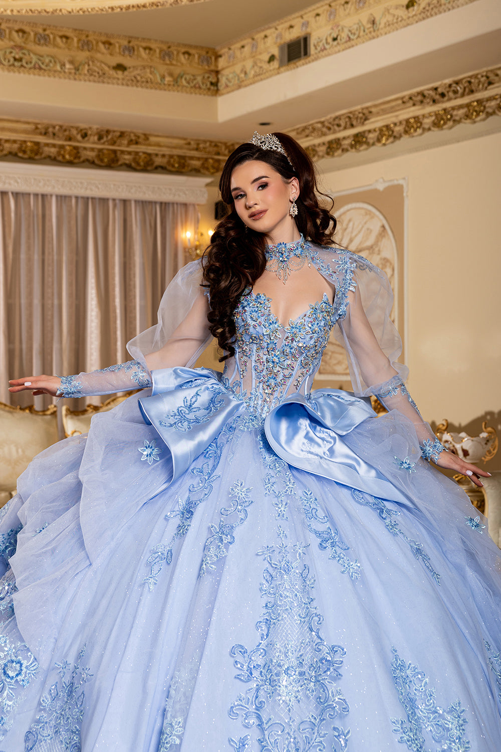 LK299 Vestido de fiesta de quinceañera con corsé y mangas transparentes