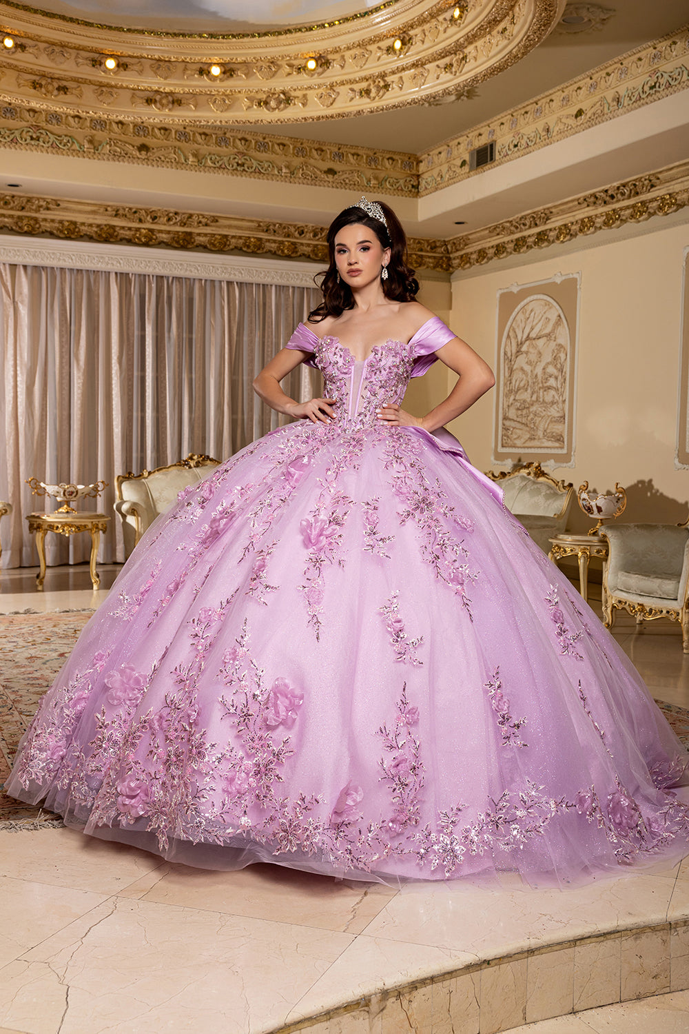 Vestido de Gala de Quinceañera con Hombros Descubiertos y Escote Corazón Floral LK305