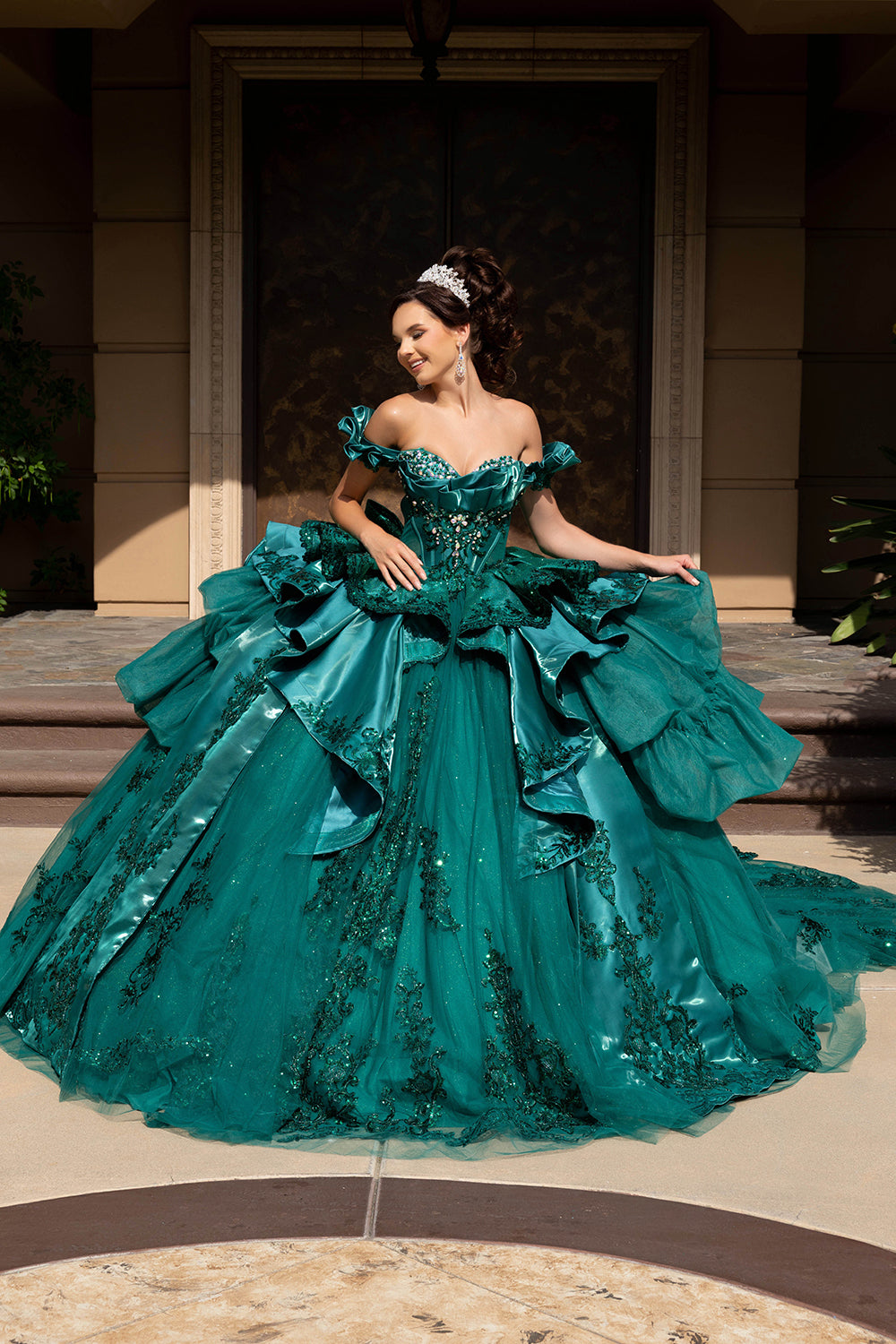 Vestido de Gala de Quinceañera con Corsé de Cuentas de Cristal LK307 con Hombros Descubiertos y Escote Corazón
