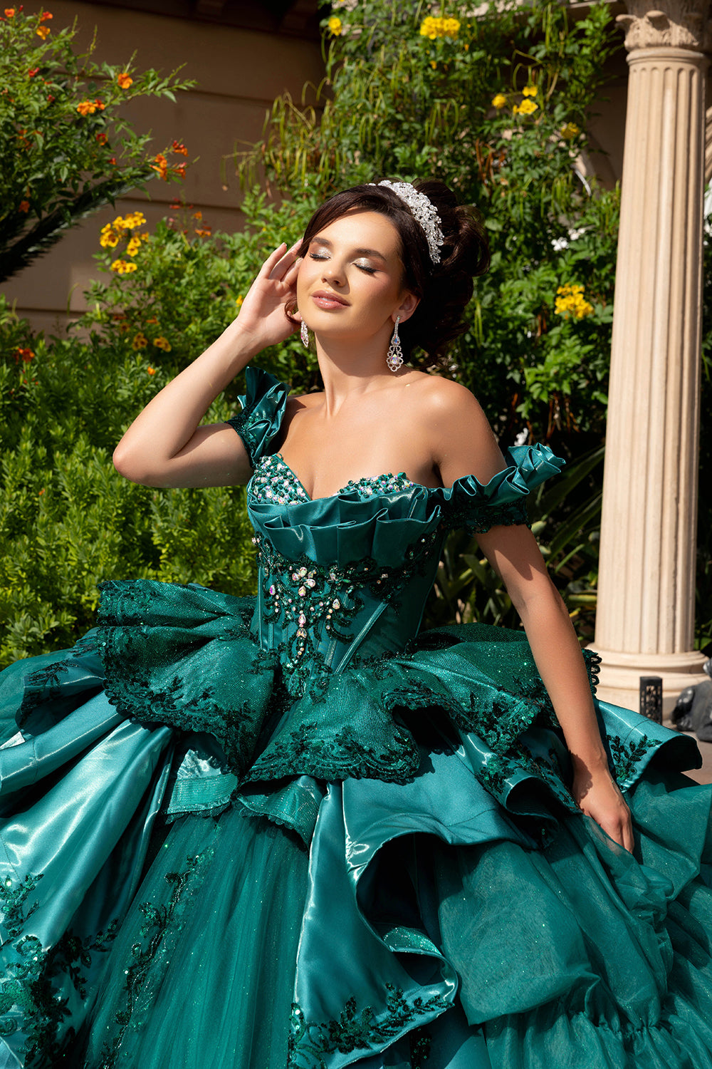 Vestido de Gala de Quinceañera con Corsé de Cuentas de Cristal LK307 con Hombros Descubiertos y Escote Corazón