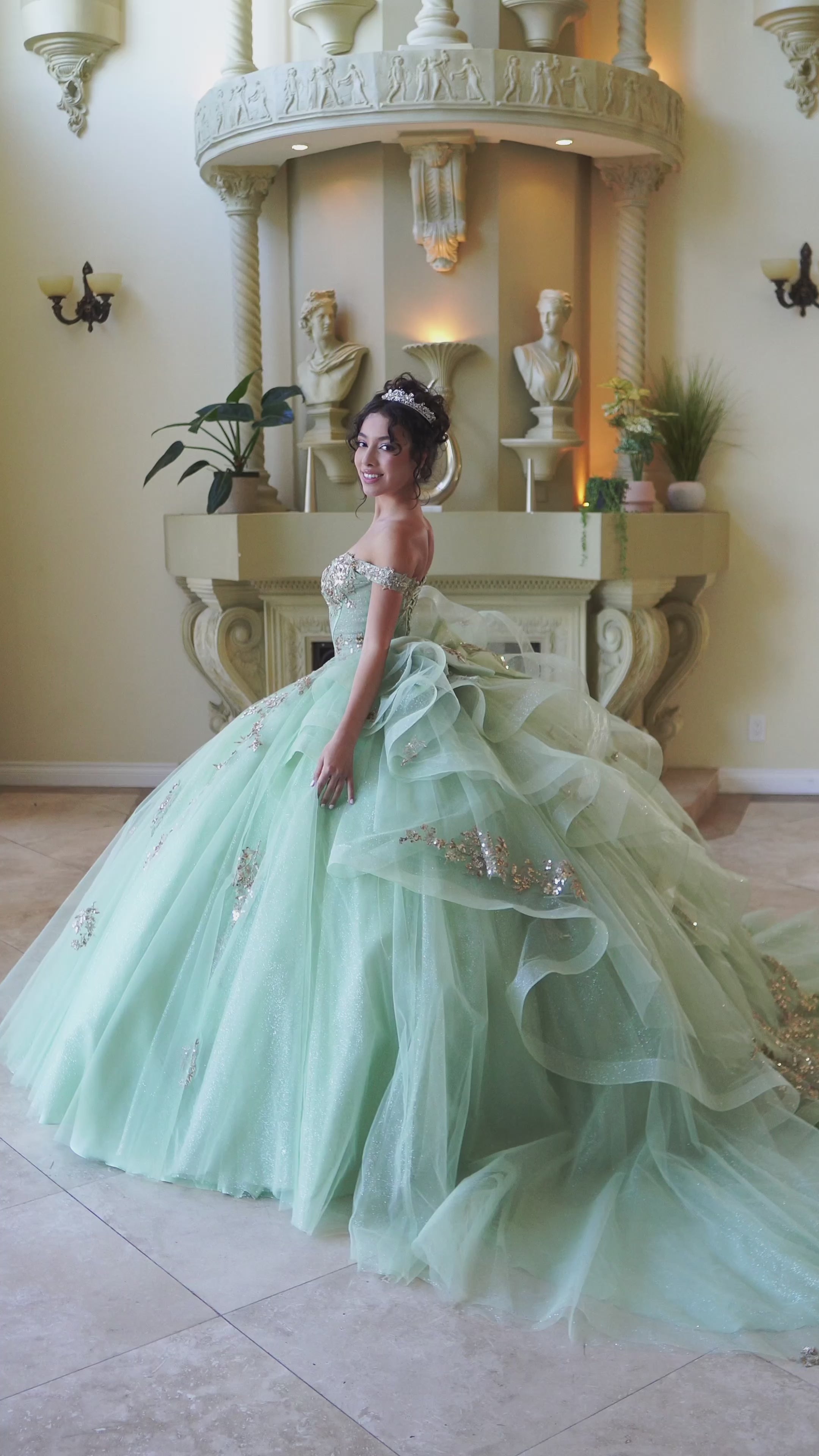 Vestido de gala de quinceañera LK272 con lentejuelas, volantes, hombros descubiertos y escote corazón